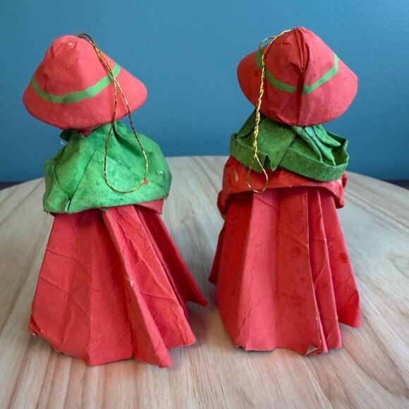 Vintage Ornaments Caroler Figurines With Red & Green Outfits Cardboard 5" - Picture 3 of 9